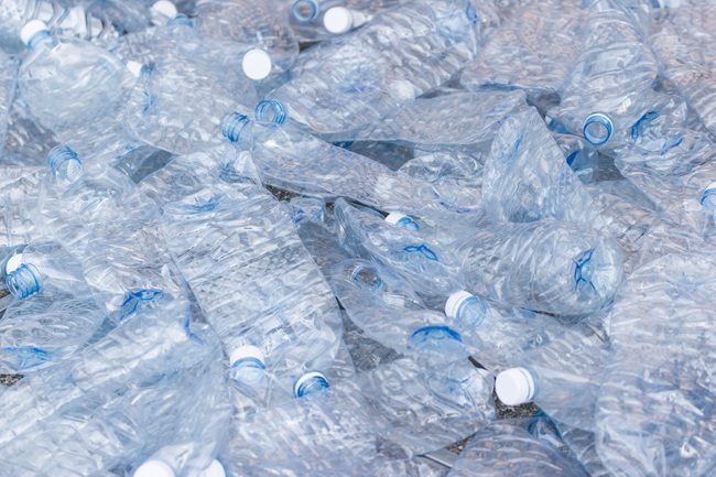 botellas deshidratadas y compactadas