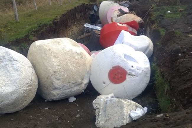 Boyas de plumavit pendientes de tratamiento