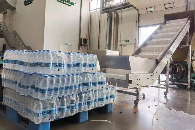 ¿Drenaje o volumen? Solución integral de reciclaje de botellas PET para recicladores