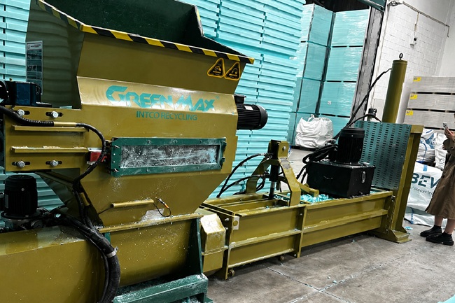 máquina de poliestireno extruido