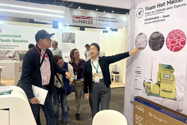 GREENMAX presenta soluciones de reciclaje a los clientes